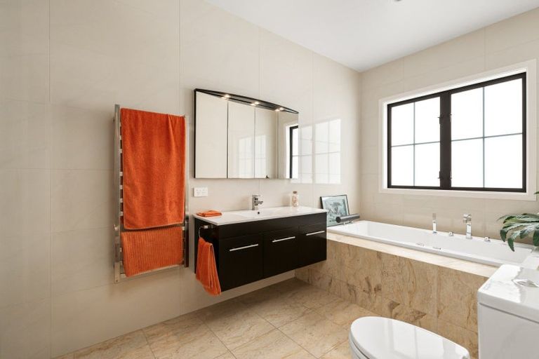 Photo of property in 166 Oriental Parade, Papamoa Beach, Papamoa, 3118