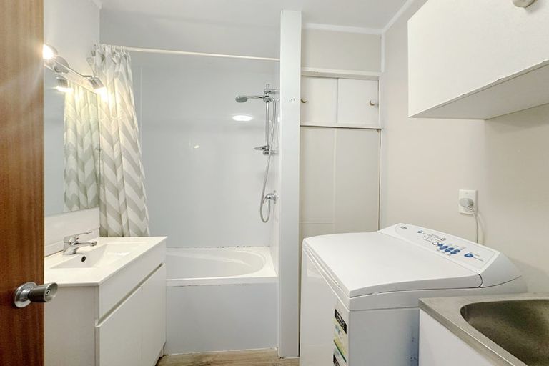 Photo of property in 9 Esplanade Road, Mount Eden, Auckland, 1024