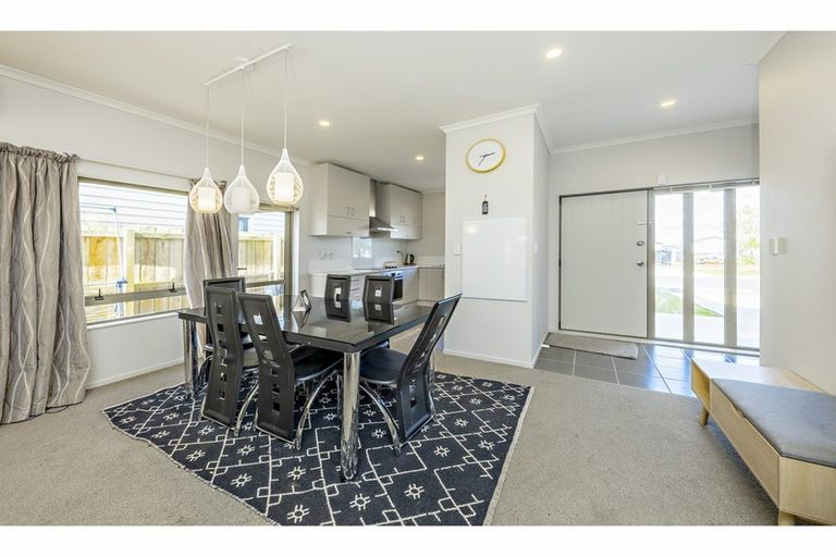 Photo of property in 22 Taiaapure Street, Weymouth, Auckland, 2103