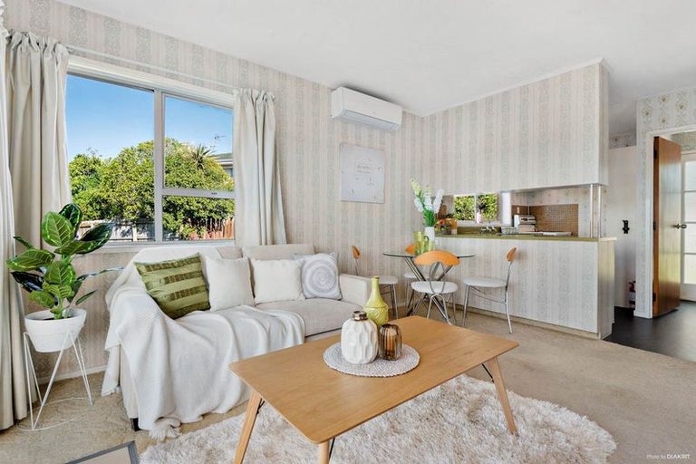 Photo of property in 1/14 Jenelin Road, Glendene, Auckland, 0602