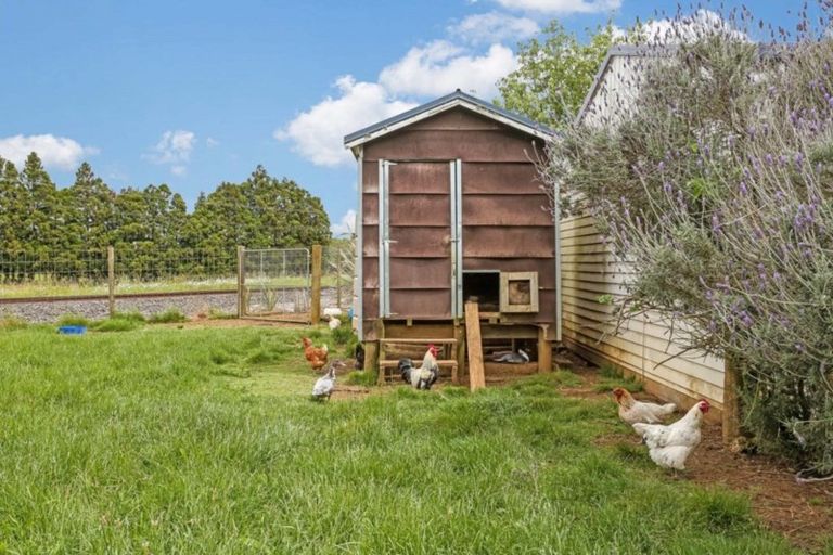 Photo of property in 266 Hart Road, Pukekohe, 2676