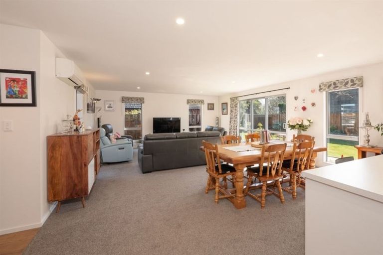 Photo of property in 24 Chesterfield Place, Rangiora, 7400