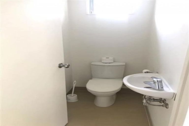 Photo of property in 118a Bleakhouse Road, Mellons Bay, Auckland, 2014