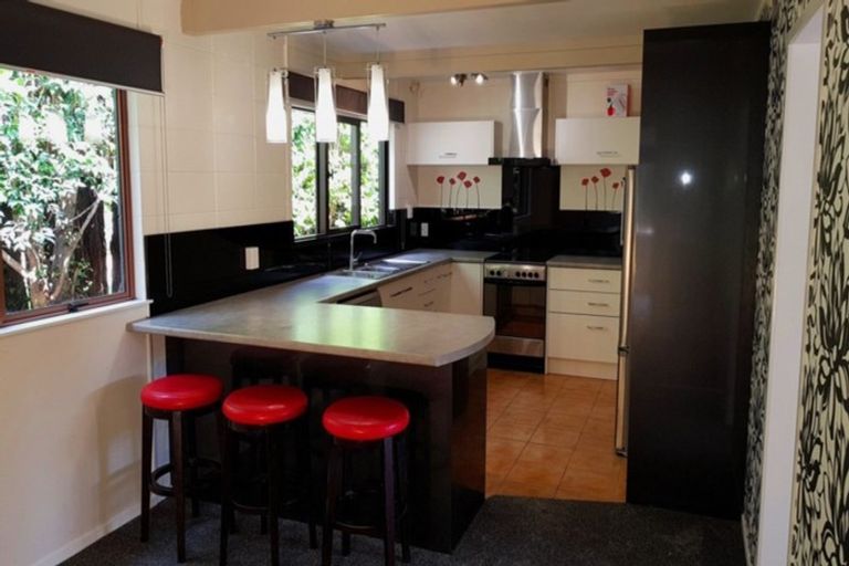 Photo of property in 6 Mark Place, Lynmore, Rotorua, 3010