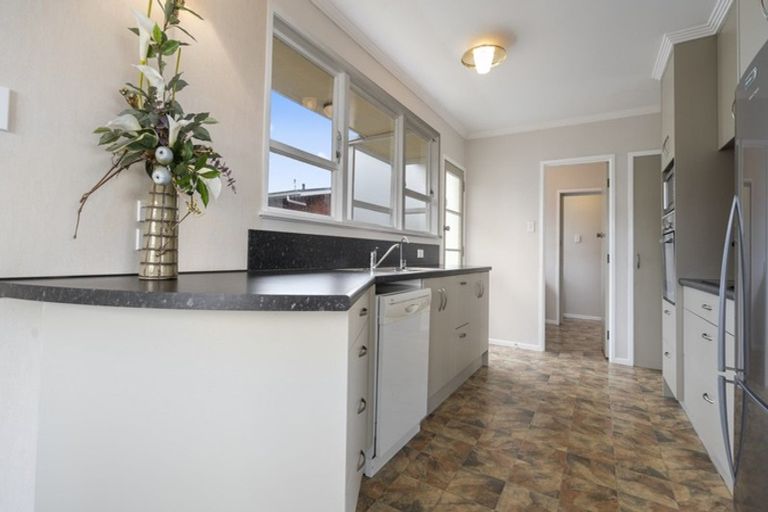 Photo of property in 46 Nevada Drive, Merrilands, New Plymouth, 4312