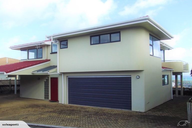 Photo of property in 12c Parris Street, Moturoa, New Plymouth, 4310