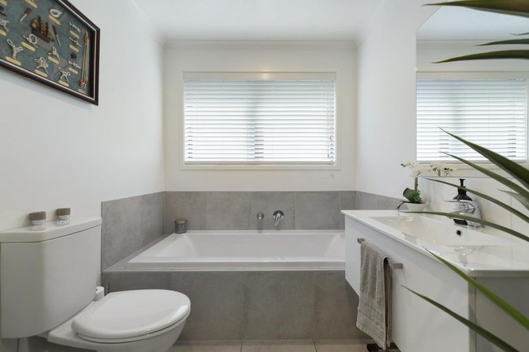 Photo of property in 26 Violet Way, Lower Shotover, Queenstown, 9304