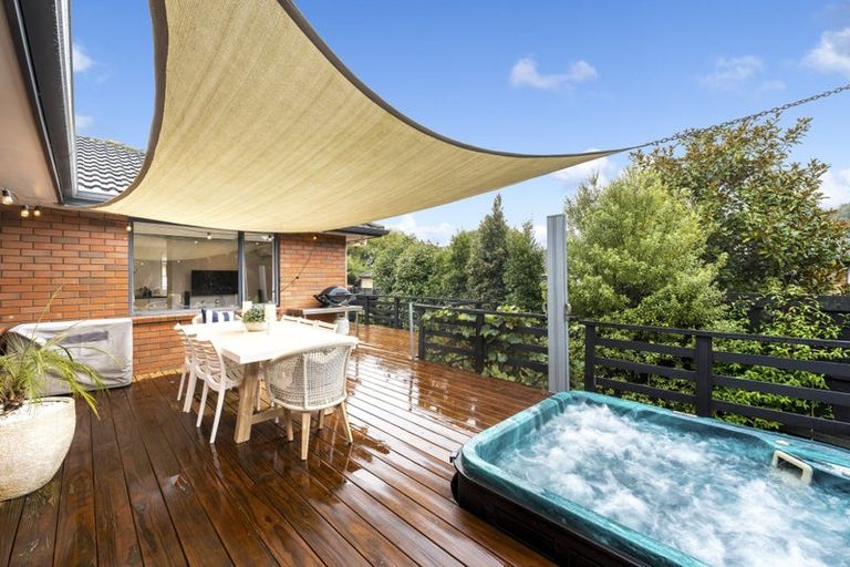 Photo of property in 21 Misty Valley Drive, Henderson, Auckland, 0612