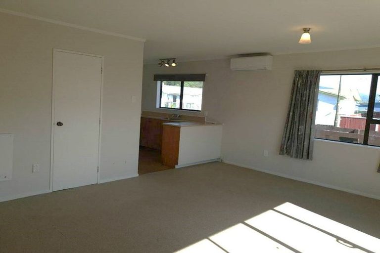 Photo of property in 8a Weymouth Grove, Wainuiomata, Lower Hutt, 5014