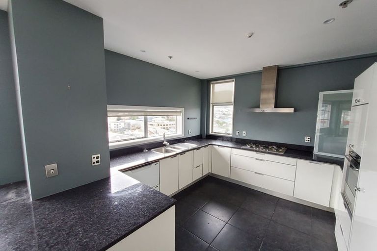 Photo of property in Grandstand Apartments, 38/80 Kent Terrace, Mount Victoria, Wellington, 6011