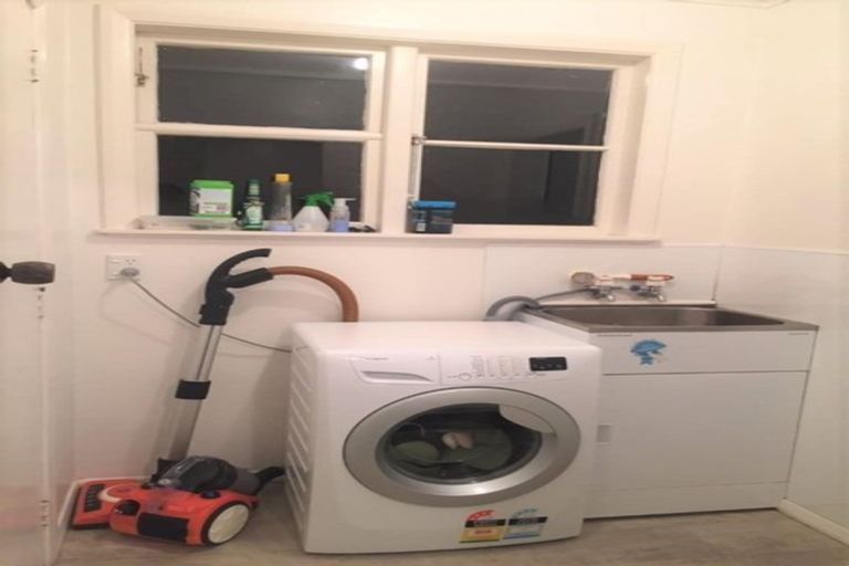 Photo of property in 1/1123 Fergusson Drive, Clouston Park, Upper Hutt, 5018