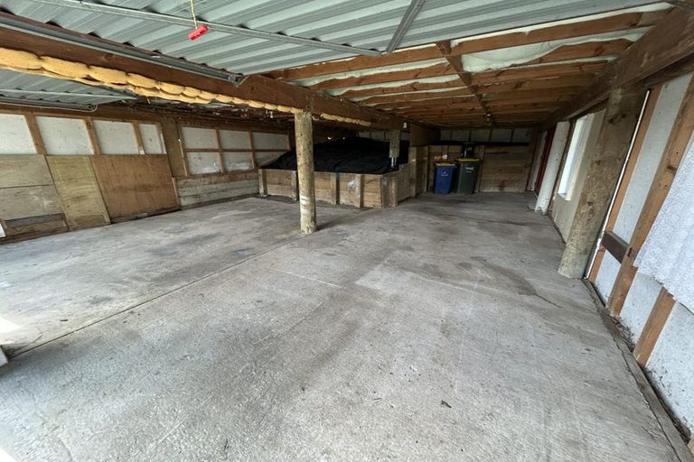 Photo of property in 1/2 Hueglow Rise, West Harbour, Auckland, 0618