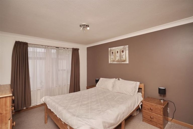 Photo of property in 2/48 Shannon Place, Belfast, Christchurch, 8051