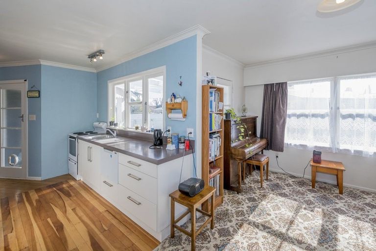 Photo of property in 12 Duke Street, Levin, 5510