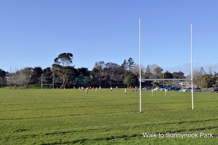 Photo of property in 7 Tahu Crescent, Sunnynook, Auckland, 0620