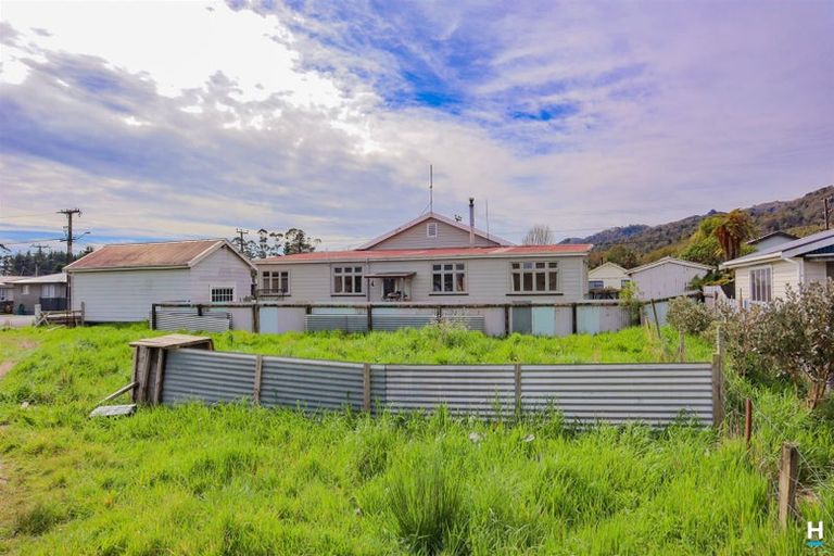 Photo of property in 37 Inverness Street, Dunollie, Runanga, 7803