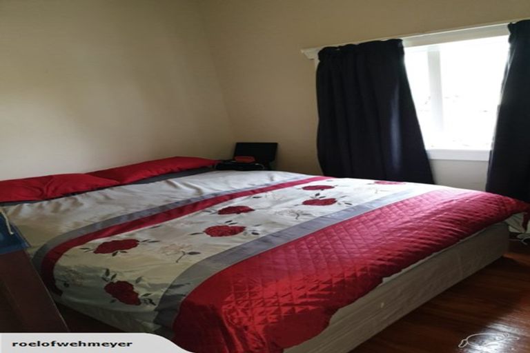 Photo of property in 20 Pine Avenue, Henderson, Auckland, 0612