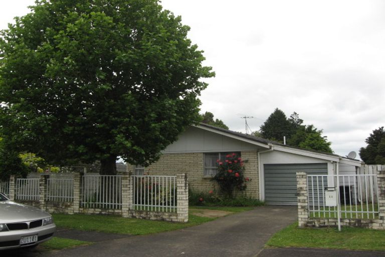 Photo of property in 11 Chibnall Place, Conifer Grove, Takanini, 2112