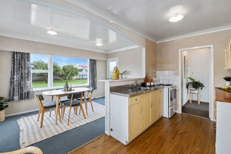Photo of property in 6 Ross Street, Levin, 5510