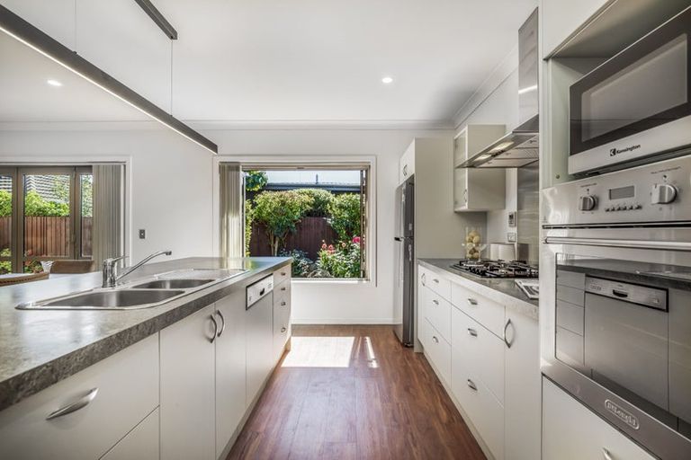 Photo of property in 15 Solway Avenue, Ilam, Christchurch, 8041