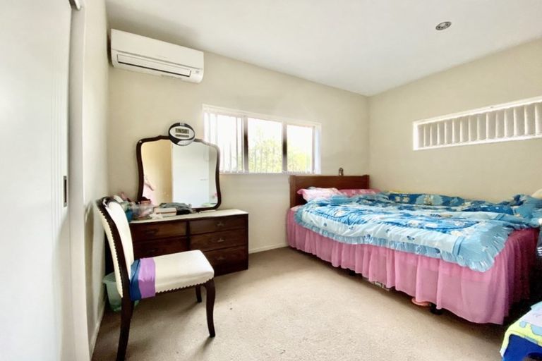 Photo of property in 26 Midhurst Avenue, Henderson, Auckland, 0612