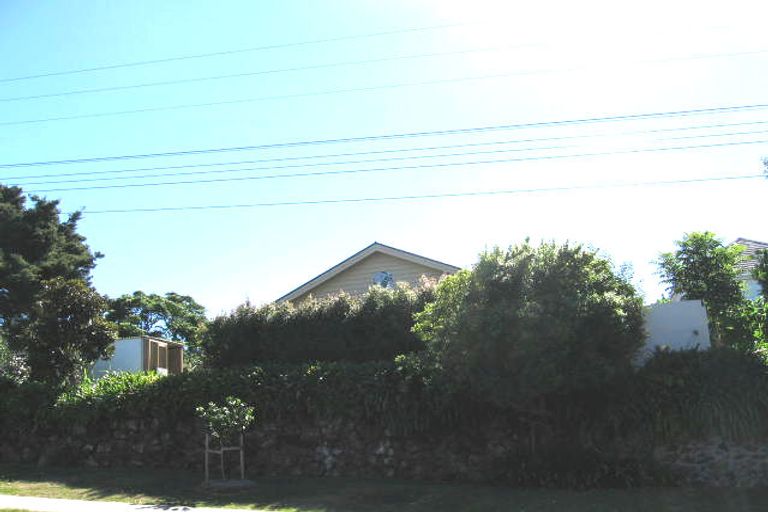 Photo of property in 10 Tiri Road, Milford, Auckland, 0620