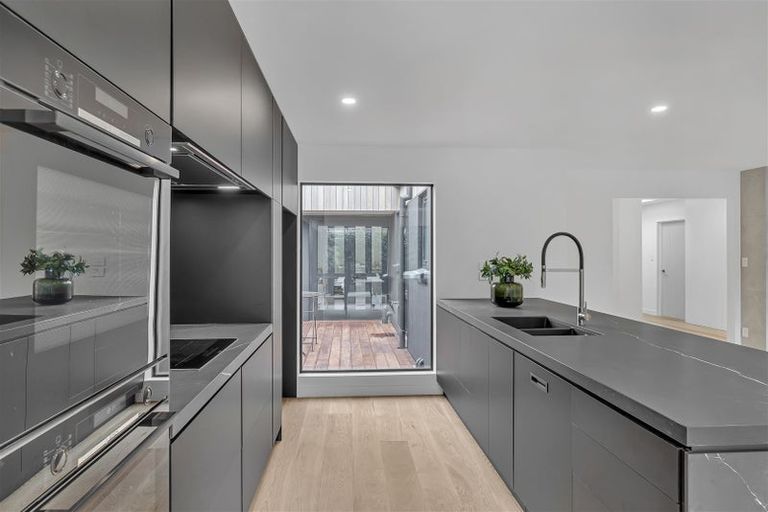 Photo of property in 2/15 Wai-iti Terrace, Burnside, Christchurch, 8053