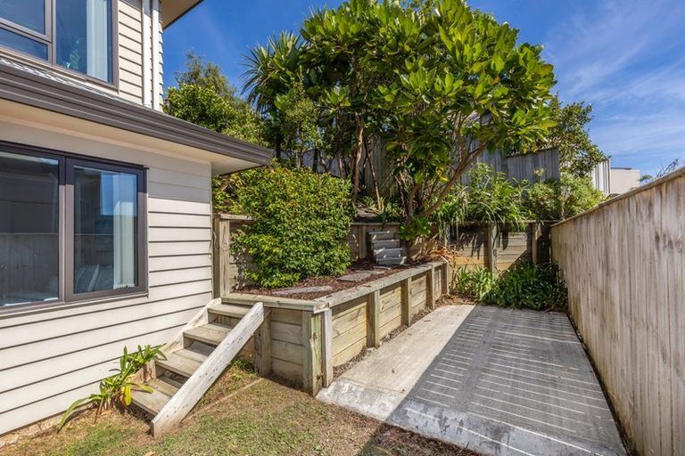 Photo of property in 16 Endeavour Drive, Whitby, Porirua, 5024