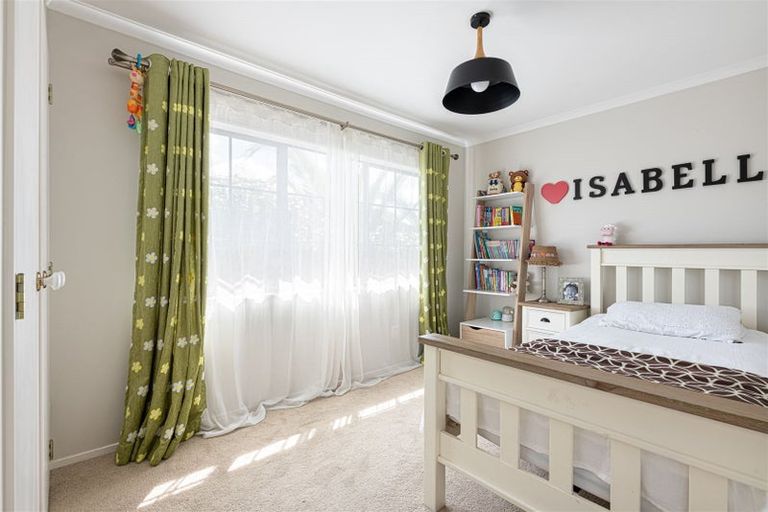 Photo of property in 85 Buscomb Avenue, Henderson, Auckland, 0610