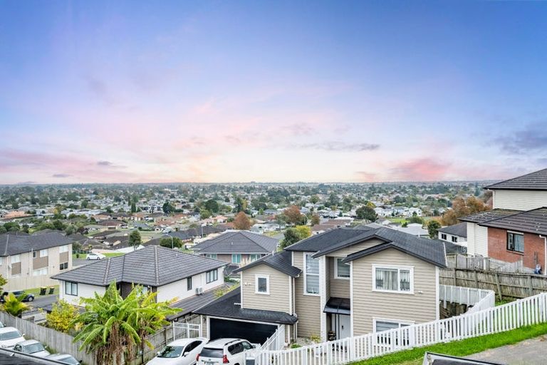 Photo of property in 108 Keri Vista Rise, Papakura, 2110