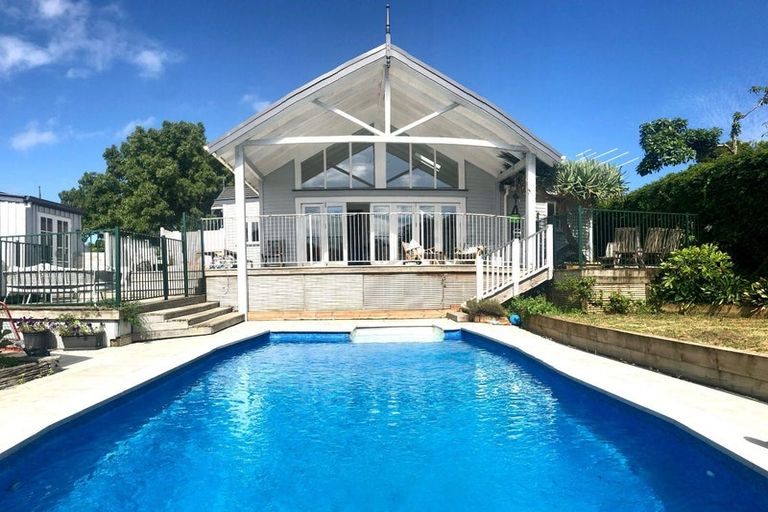 Photo of property in 19 Huapai Street, Onehunga, Auckland, 1061