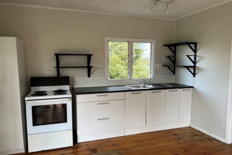 Photo of property in 377a Triangle Road, Henderson, Auckland, 0610