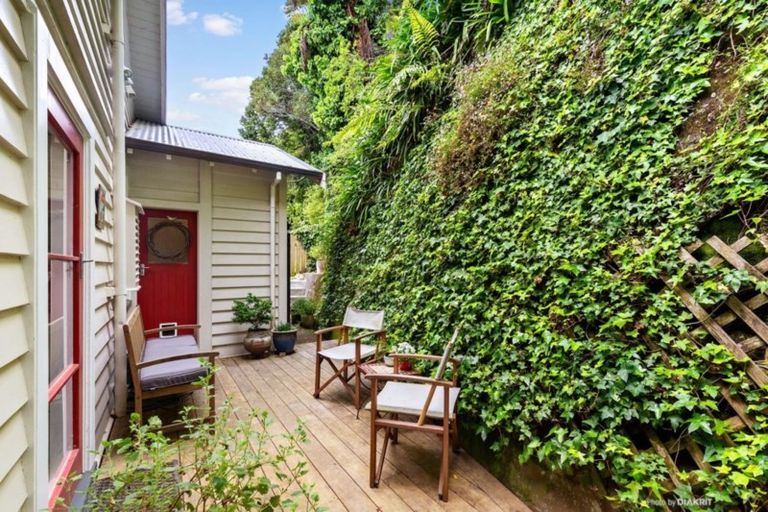 Photo of property in 39 Nottingham Street, Karori, Wellington, 6012