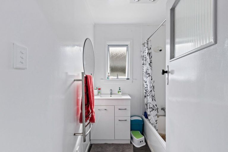 Photo of property in 90 Centennial Avenue, Waitara, 4320