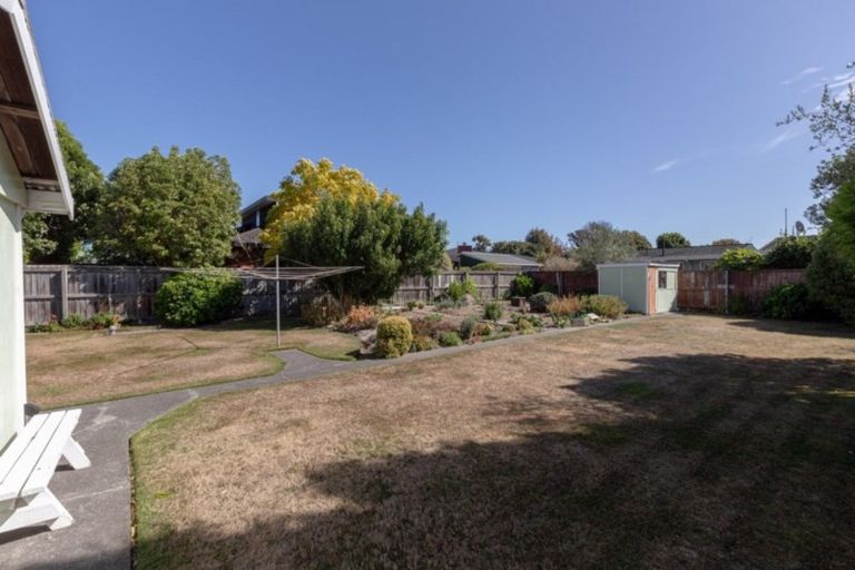 Photo of property in 75 Withells Road, Avonhead, Christchurch, 8042