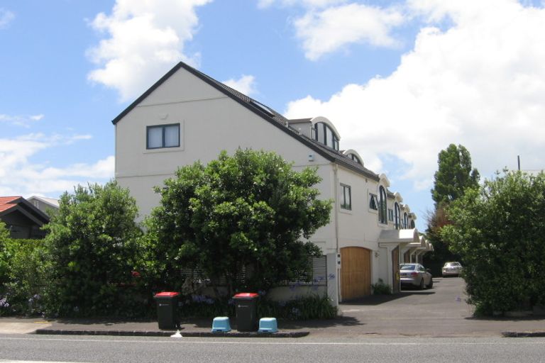 Photo of property in 3/244 Great South Road, Greenlane, Auckland, 1051