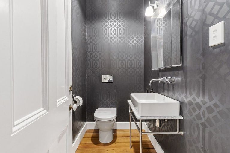 Photo of property in 1 Fancourt Street, Karori, Wellington, 6012