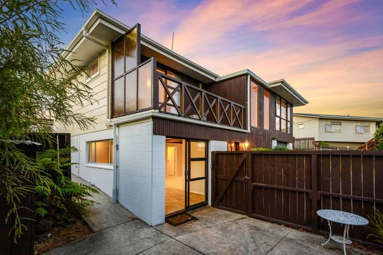 Photo of property in 23 Dellwood Avenue, Henderson, Auckland, 0612