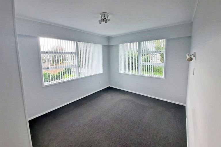 Photo of property in 1/223 Eskdale Road, Birkenhead, Auckland, 0626