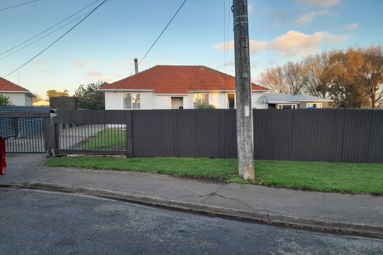Photo of property in 10 Churchill Crescent, Foxton, 4814