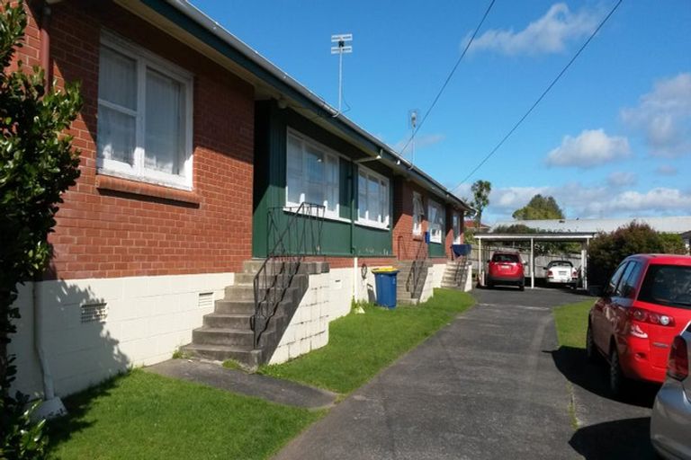 Photo of property in 79 Royal View Road, Te Atatu South, Auckland, 0610