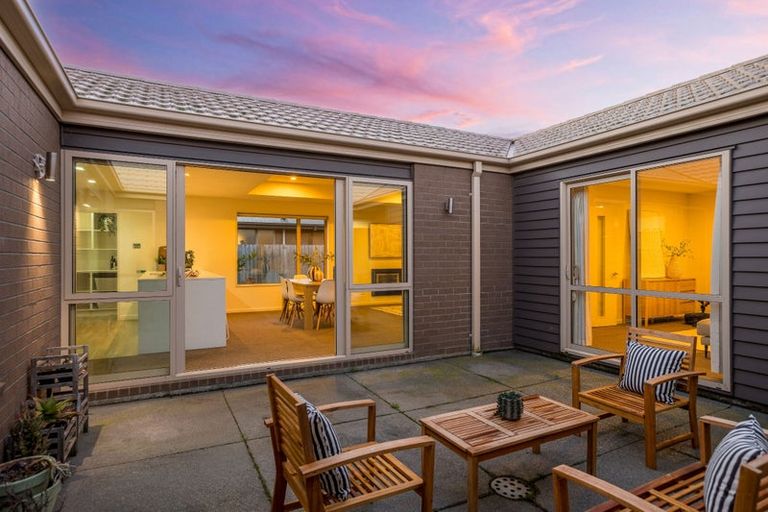 Photo of property in 17 Conie Glen Lane, Broomfield, Christchurch, 8042