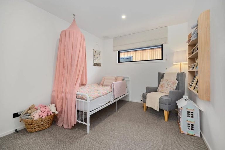 Photo of property in 35 Cheviot Street, Jacks Point, 9371