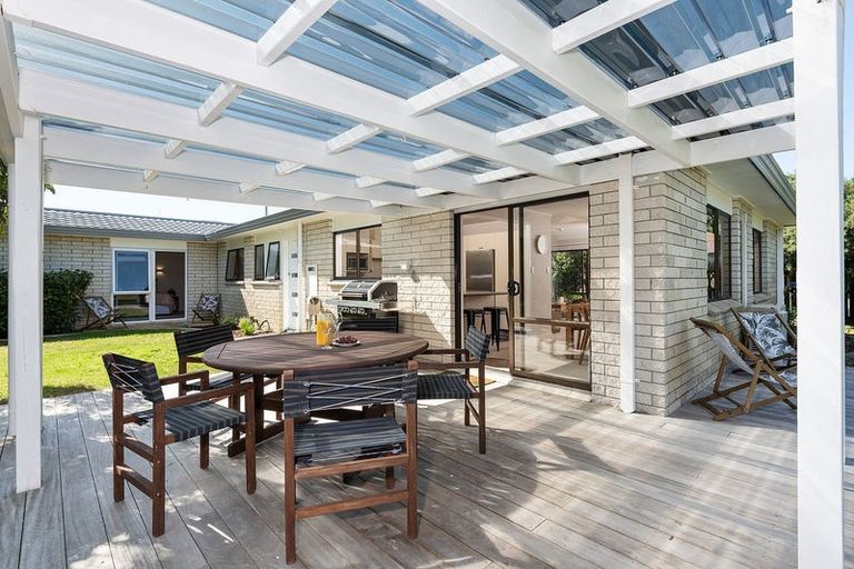 Photo of property in 155 Dickson Road, Papamoa Beach, Papamoa, 3118