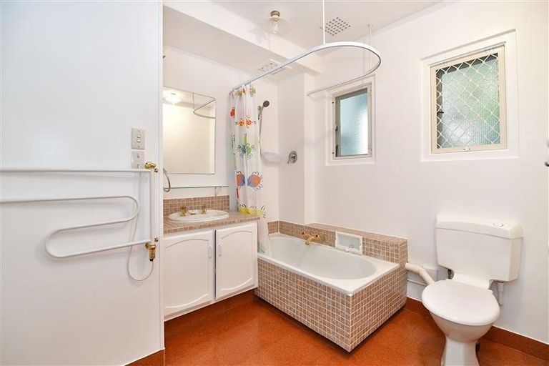 Photo of property in 4/34 Waiwera Place, Waiwera, Orewa, 0994