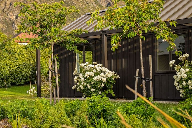 Photo of property in 10 Ellesmere Avenue, Jacks Point, Queenstown, 9371