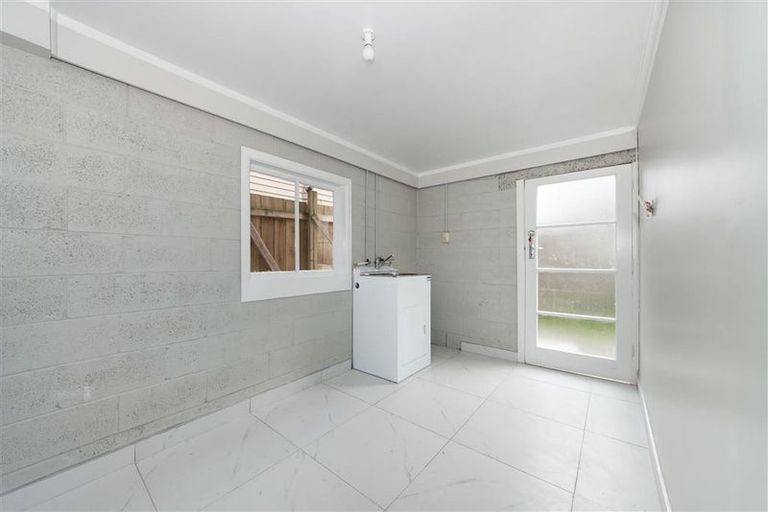 Photo of property in 4 Kelkirk Street, Kelston, Auckland, 0602