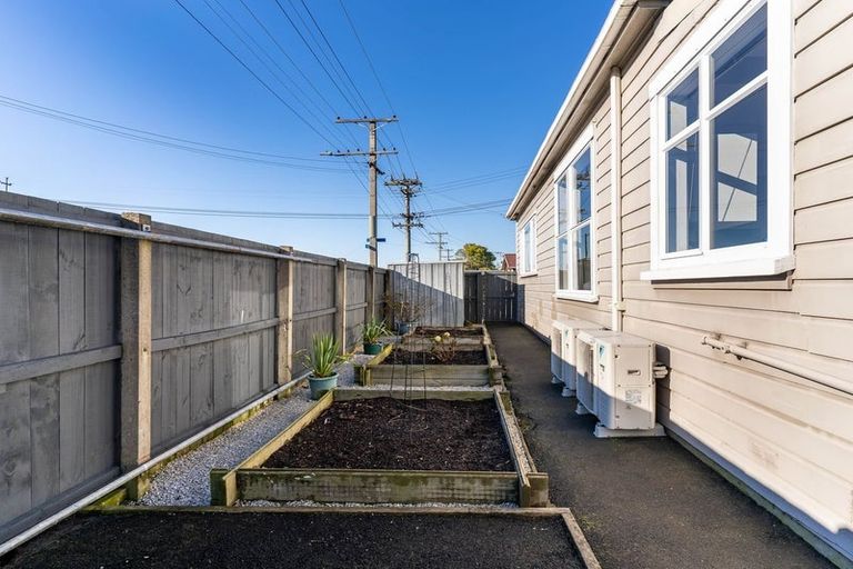 Photo of property in 196 Oxford Street, South Dunedin, Dunedin, 9012