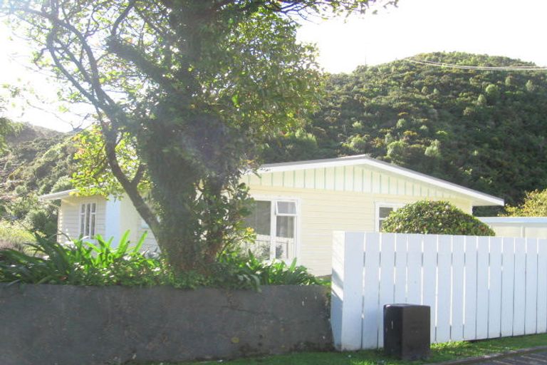 Photo of property in 273 Middleton Road, Glenside, Wellington, 6037