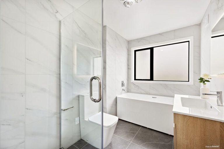 Photo of property in 7 Crows Road, Swanson, Auckland, 0614